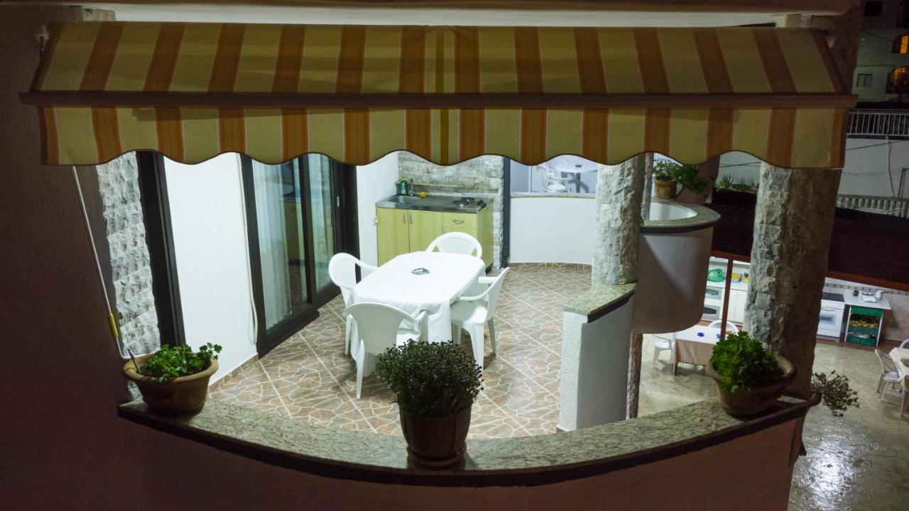 Apartments Ishmi In Center Of Ulcinj Ruang foto