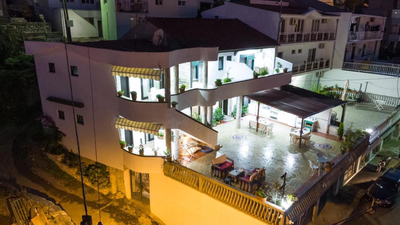 Apartments Ishmi In Center Of Ulcinj Bagian luar foto