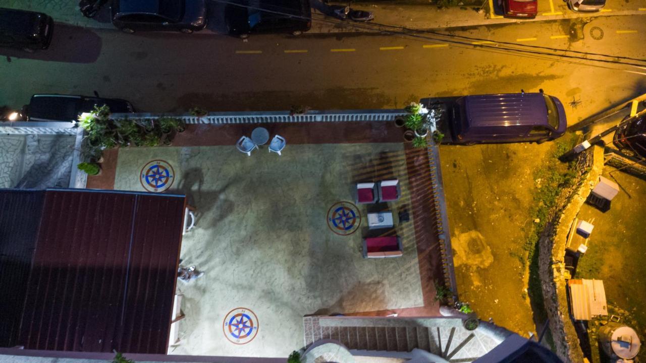 Apartments Ishmi In Center Of Ulcinj Bagian luar foto