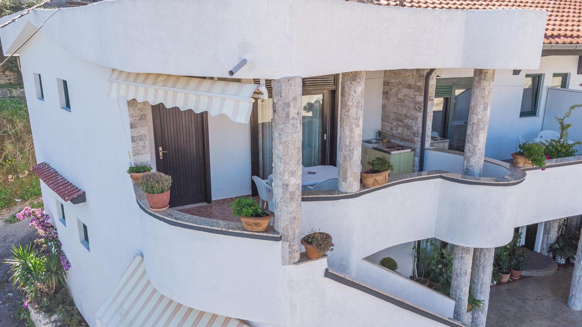 Apartments Ishmi In Center Of Ulcinj Ruang foto