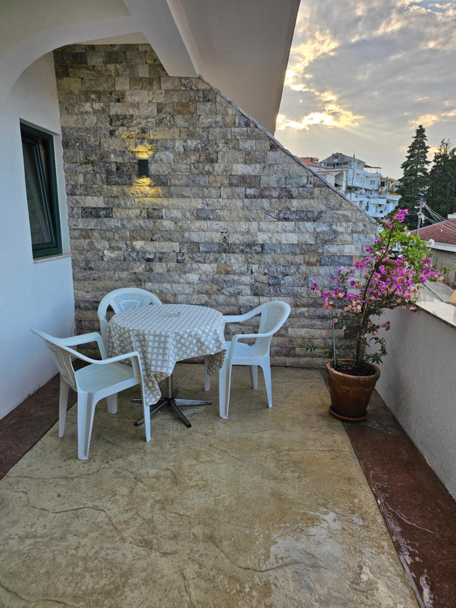 Apartments Ishmi In Center Of Ulcinj Bagian luar foto