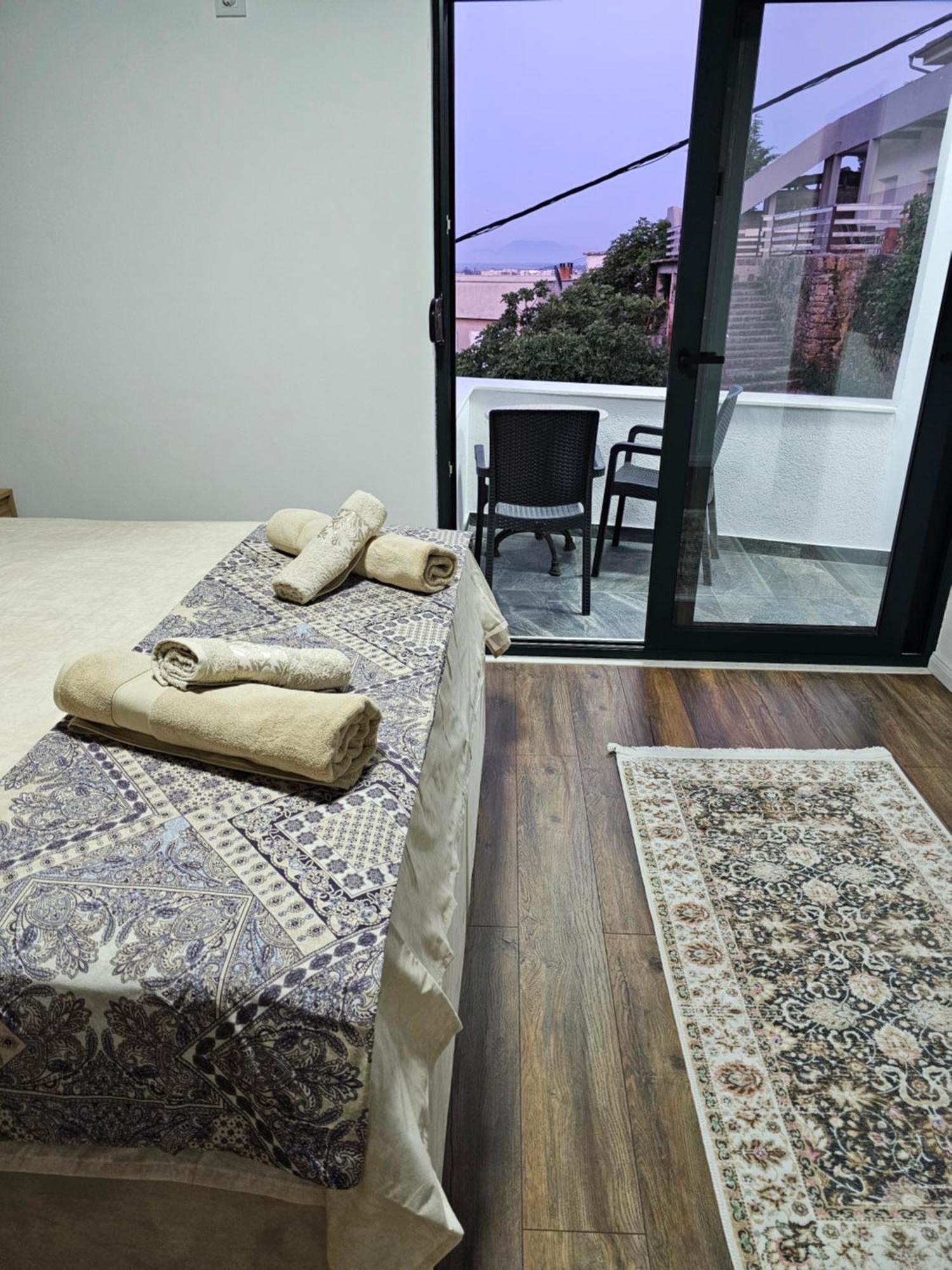 Apartments Ishmi In Center Of Ulcinj Bagian luar foto
