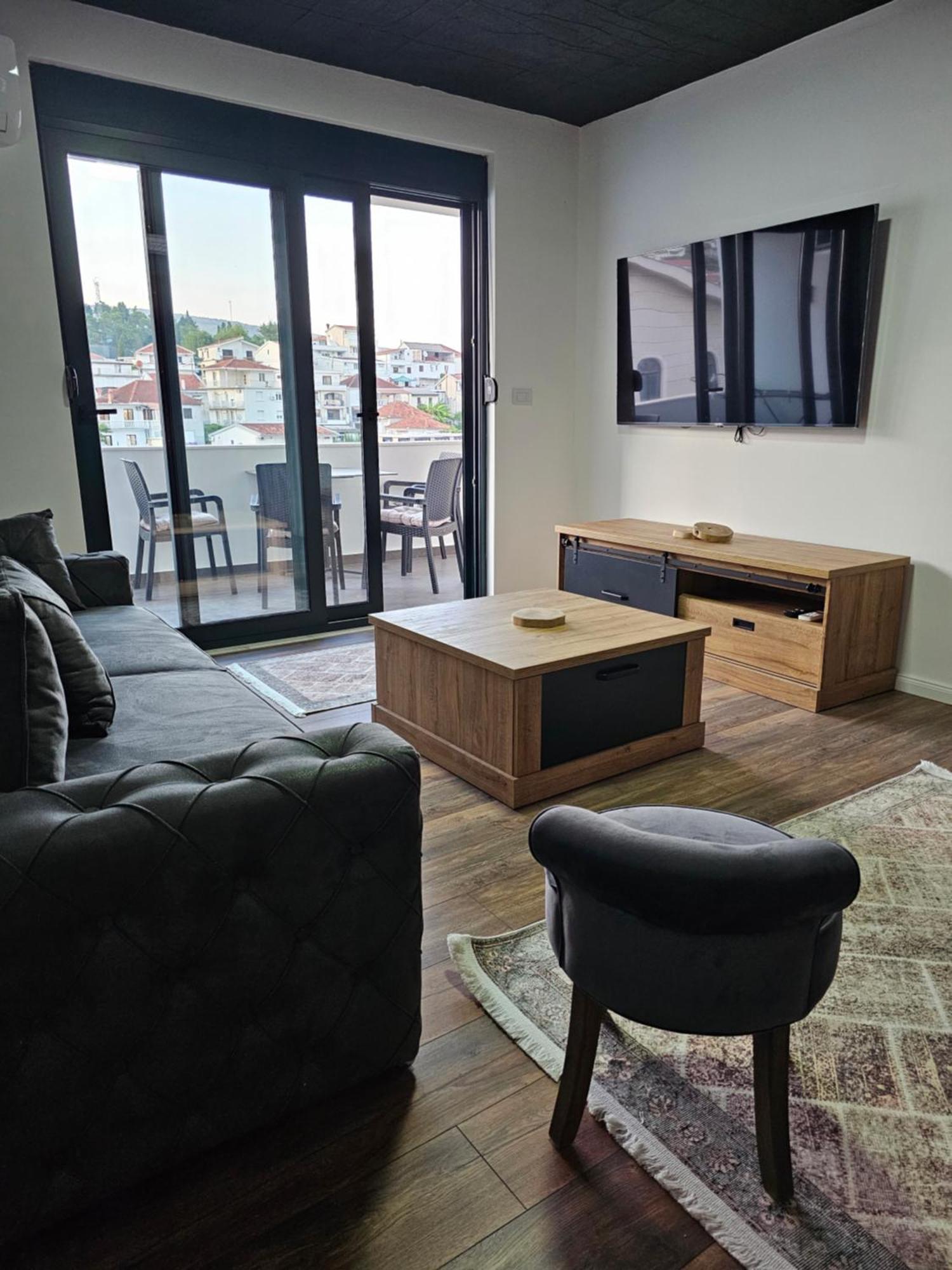 Apartments Ishmi In Center Of Ulcinj Bagian luar foto