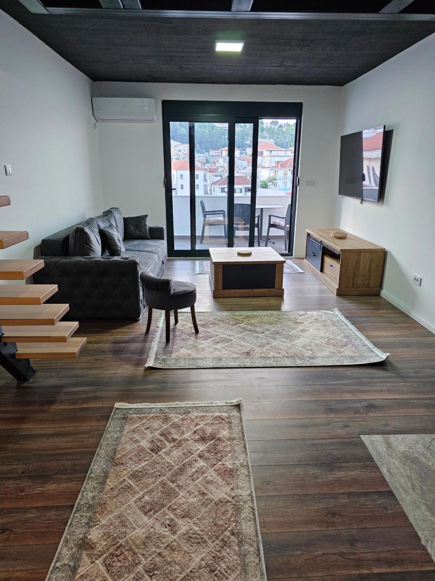 Apartments Ishmi In Center Of Ulcinj Bagian luar foto