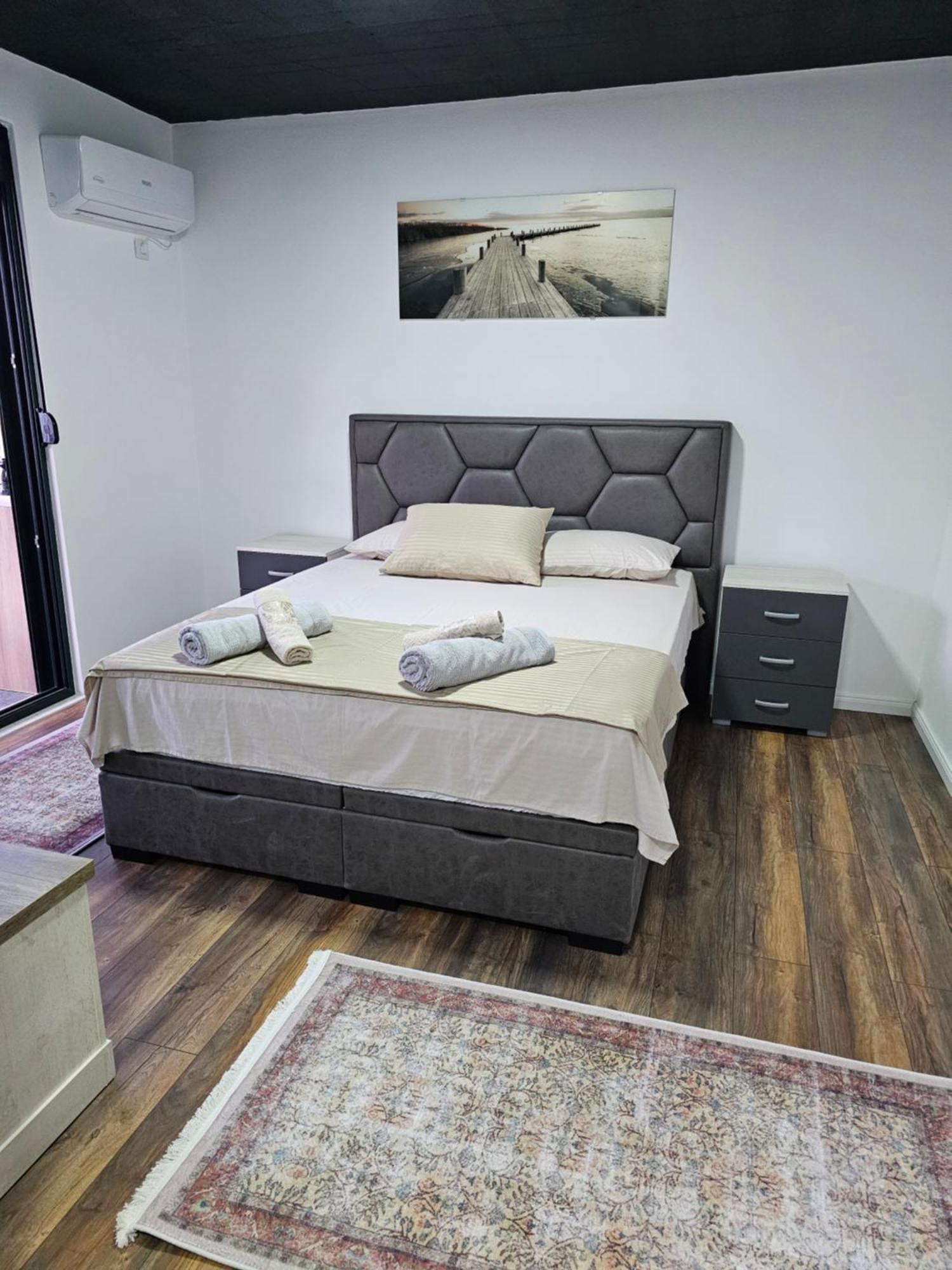 Apartments Ishmi In Center Of Ulcinj Bagian luar foto