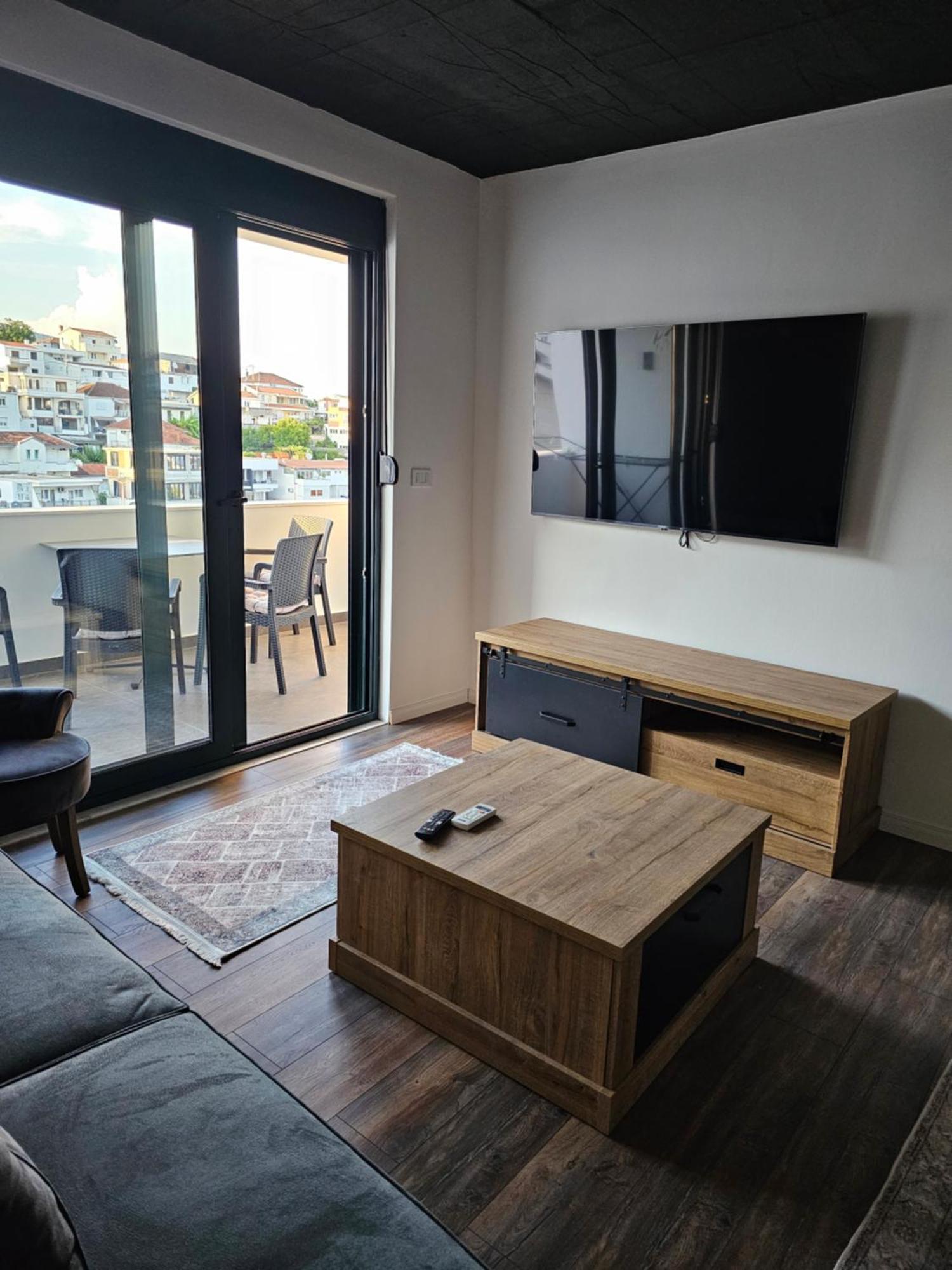 Apartments Ishmi In Center Of Ulcinj Bagian luar foto