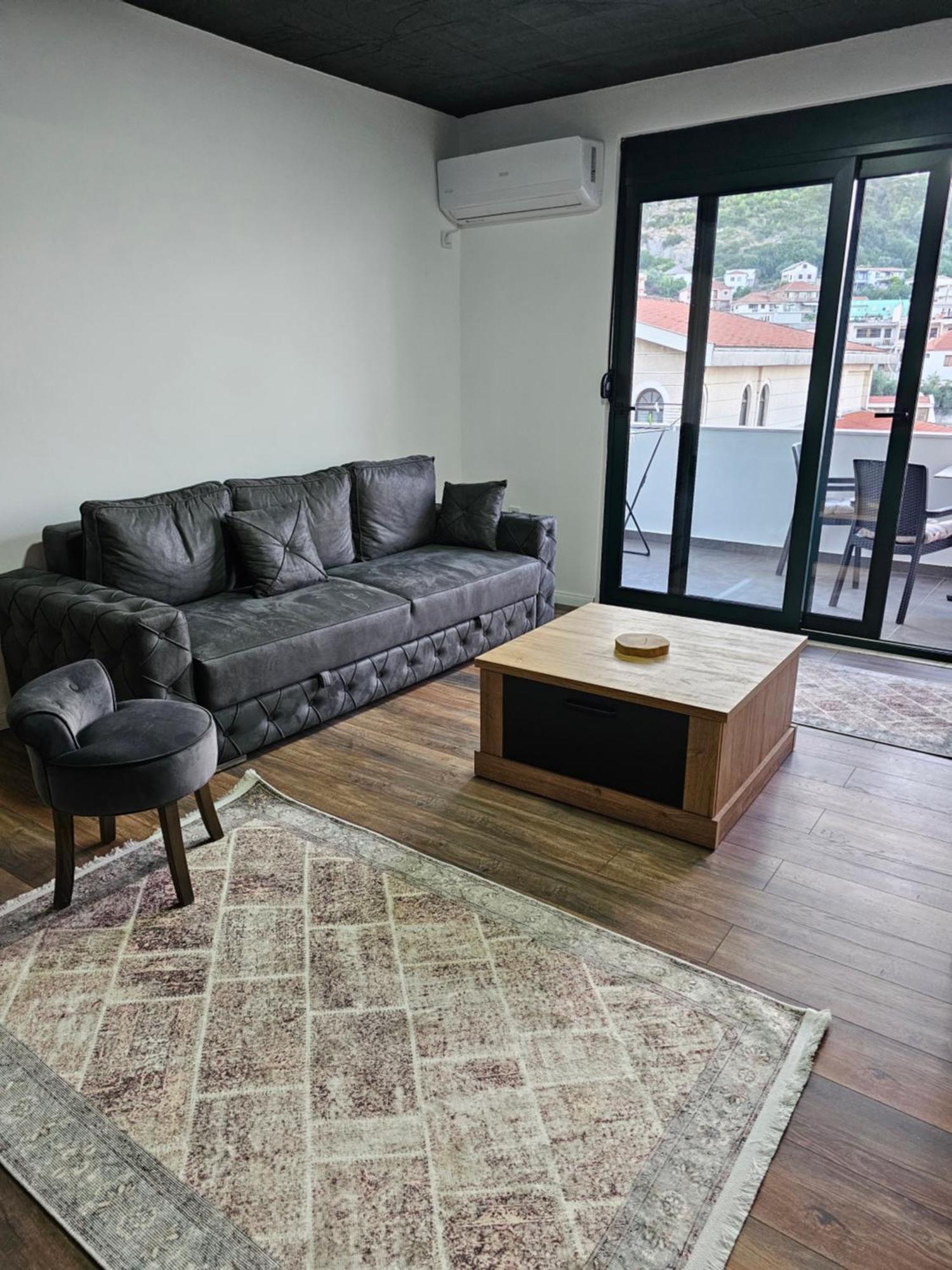 Apartments Ishmi In Center Of Ulcinj Bagian luar foto